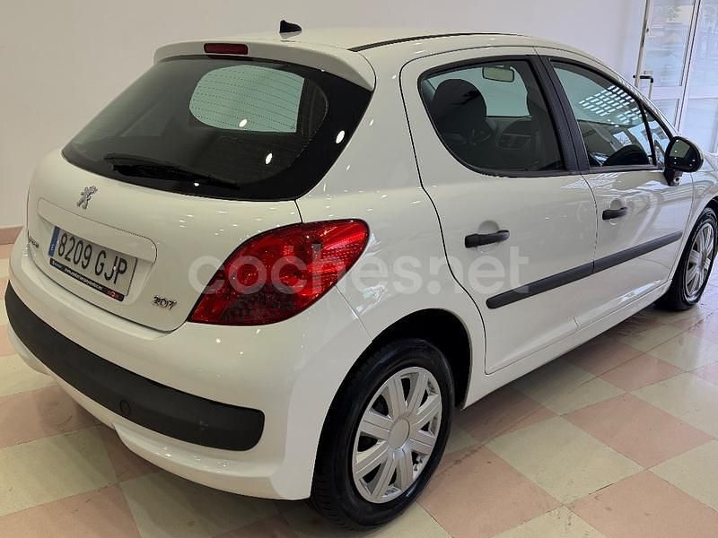 Usado Peugeot 207 70 CV (51 kW) 2008 Blanco Berlina