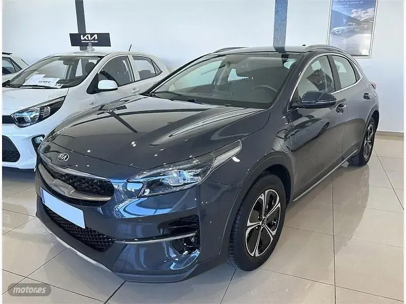 Usado Kia XCeed 141 CV (103 kW) 2022 Gris SUV