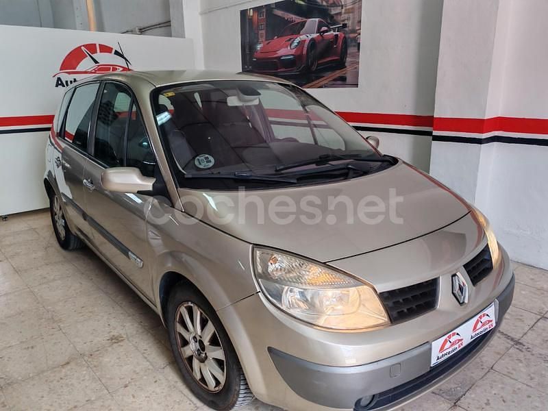 Usado Renault Scénic II Dynamique 150 CV (110 kW) 2006 Beige Monovolumen