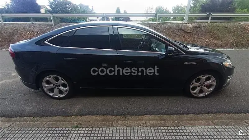 Usado Ford Mondeo Titanium S 200 CV (147 kW) 2011 Negro Berlina