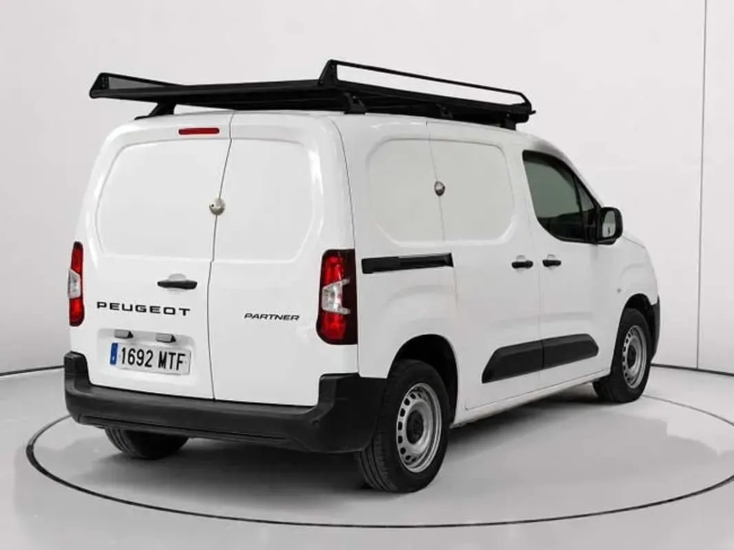 Usado Peugeot Partner S 102 CV (75 kW) 2024 Blanco Monovolumen