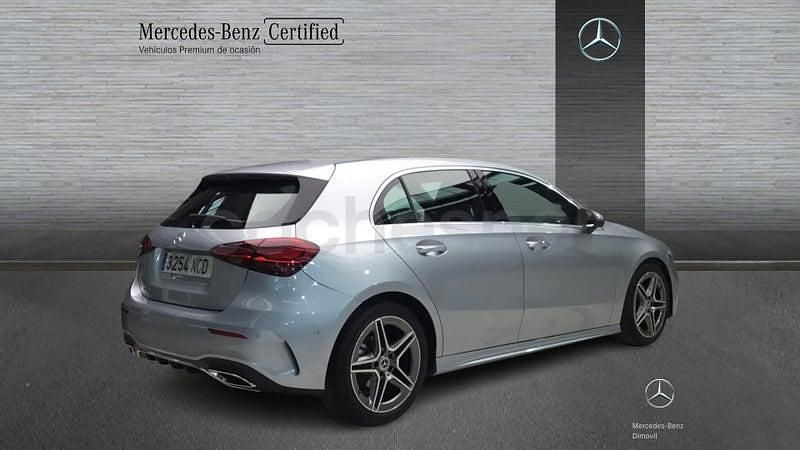 Usado Mercedes A180 136 CV (100 kW) 2025 Gris / plata Berlina