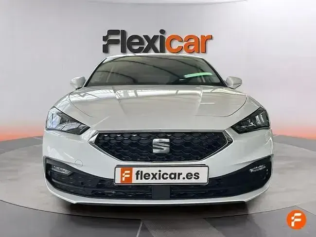 Usado Seat Leon Style 116 CV (85 kW) 2025 Blanco Familiar