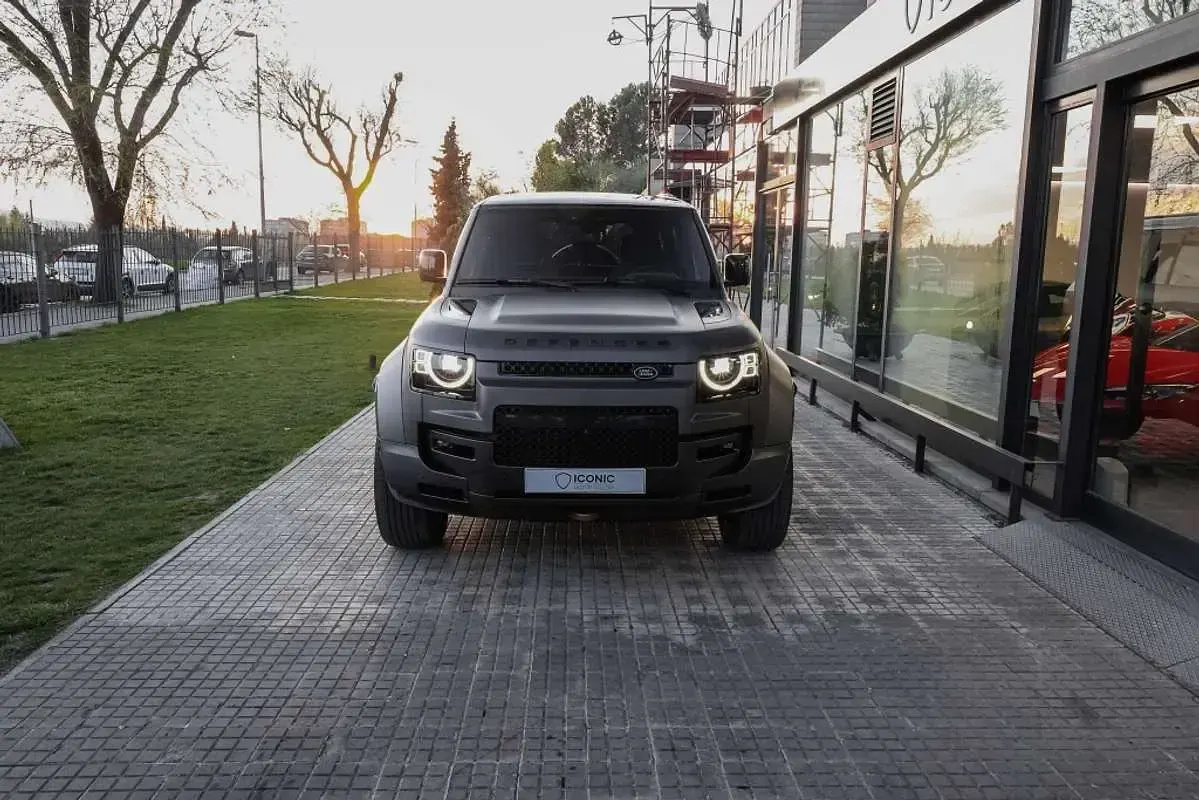 Usado Land Rover Defender 635 CV (467 kW) 2026 Marrón SUV