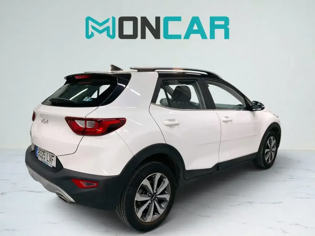 Usado Kia Stonic 120 CV (88 kW) 2021 Blanco SUV