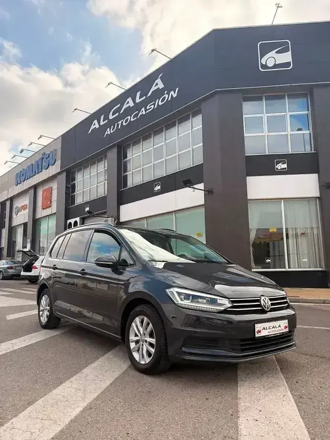 Usado VW Touran Sportline 150 CV (110 kW) 2019 Azul Monovolumen