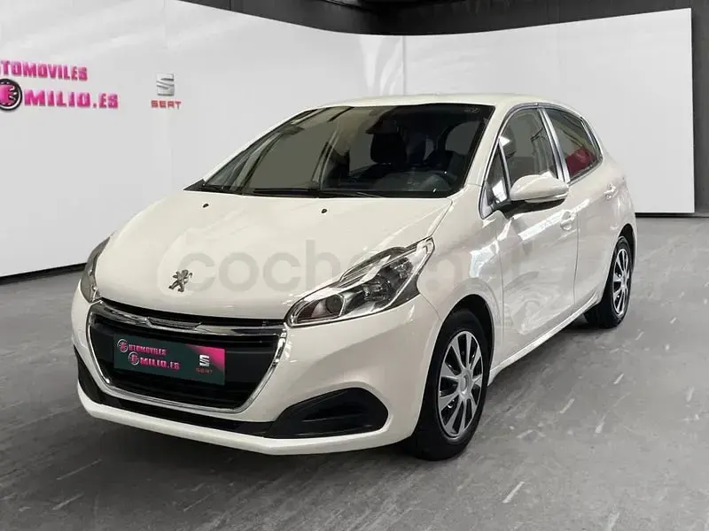 Usado Peugeot 208 Style 100 CV (73 kW) 2018 Blanco Utilitario