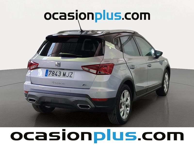 Usado Seat Arona FR 150 CV (110 kW) 2023 Gris plata SUV