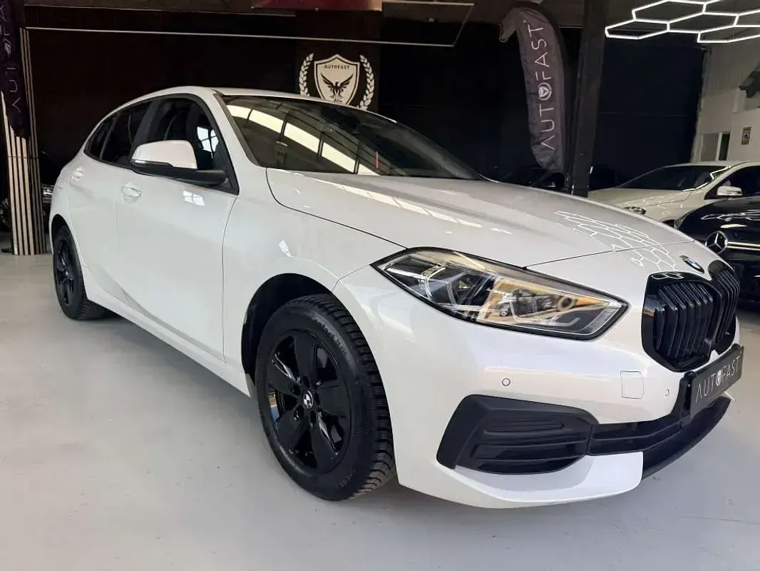 Usado BMW 116 Comfort Edition 116 CV (85 kW) 2023 Blanco Utilitario