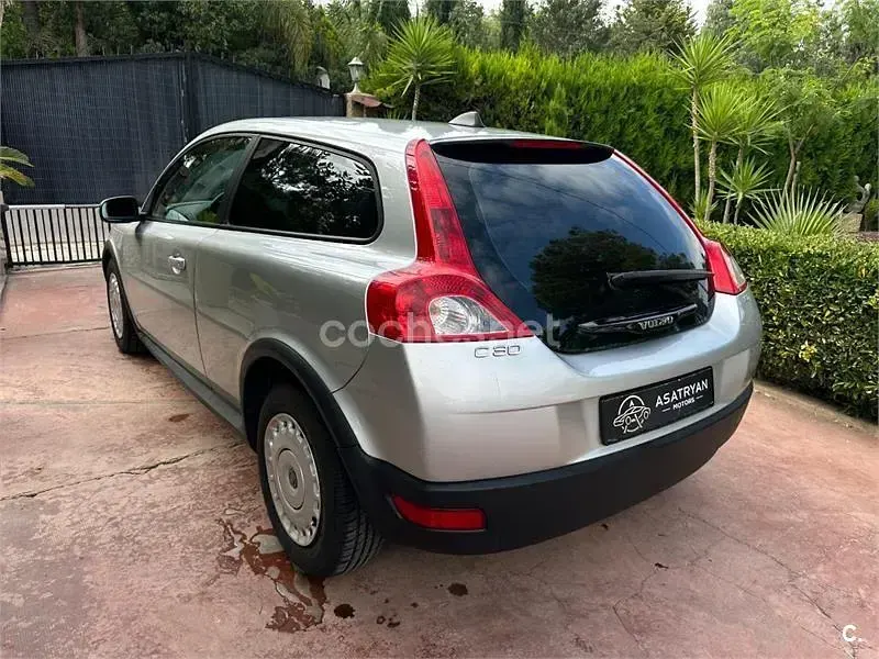 Usado Volvo C30 109 CV (80 kW) 2008 Gris / plata Utilitario