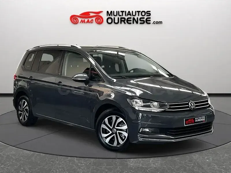 Usado VW Touran Advance 150 CV (110 kW) 2023 Gris / plata Monovolumen