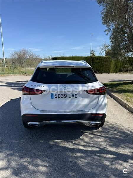 Usado Mercedes GLA200 150 CV (110 kW) 2021 Blanco SUV