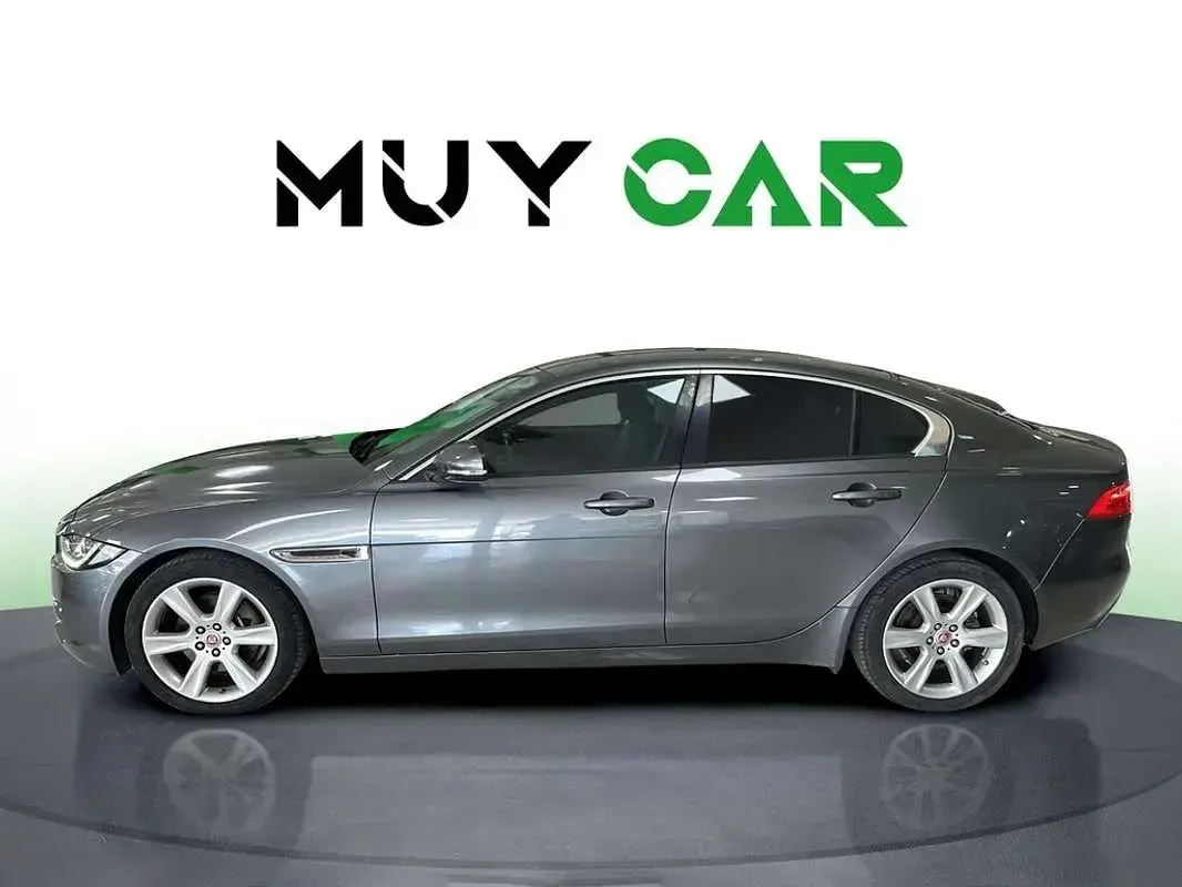 Usado Jaguar XE Pure 179 CV (131 kW) 2018 Gris Berlina