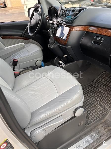 Usado Mercedes Viano Edition 224 CV (164 kW) 2012 Gris / plata Monovolumen