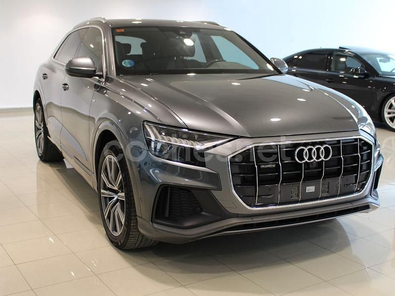 Usado Audi Q8 S-Line 286 CV (210 kW) 2021 Gris / plata SUV