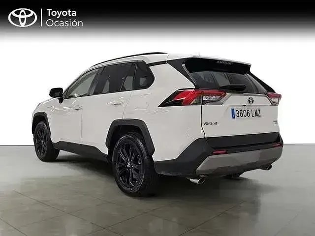 Usado Toyota RAV4 Advance 222 CV (163 kW) 2021 Blanco SUV