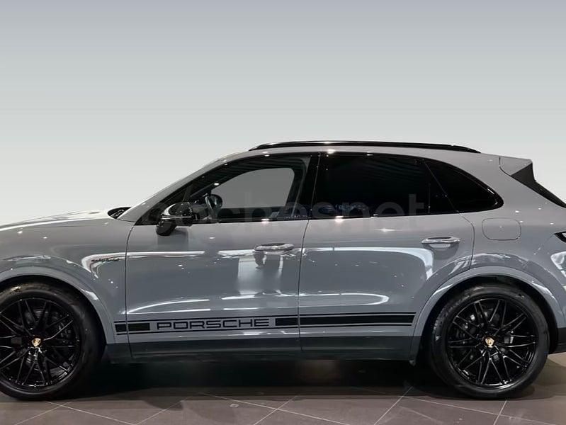 Usado Porsche Cayenne 470 CV (345 kW) 2024 Gris / plata SUV