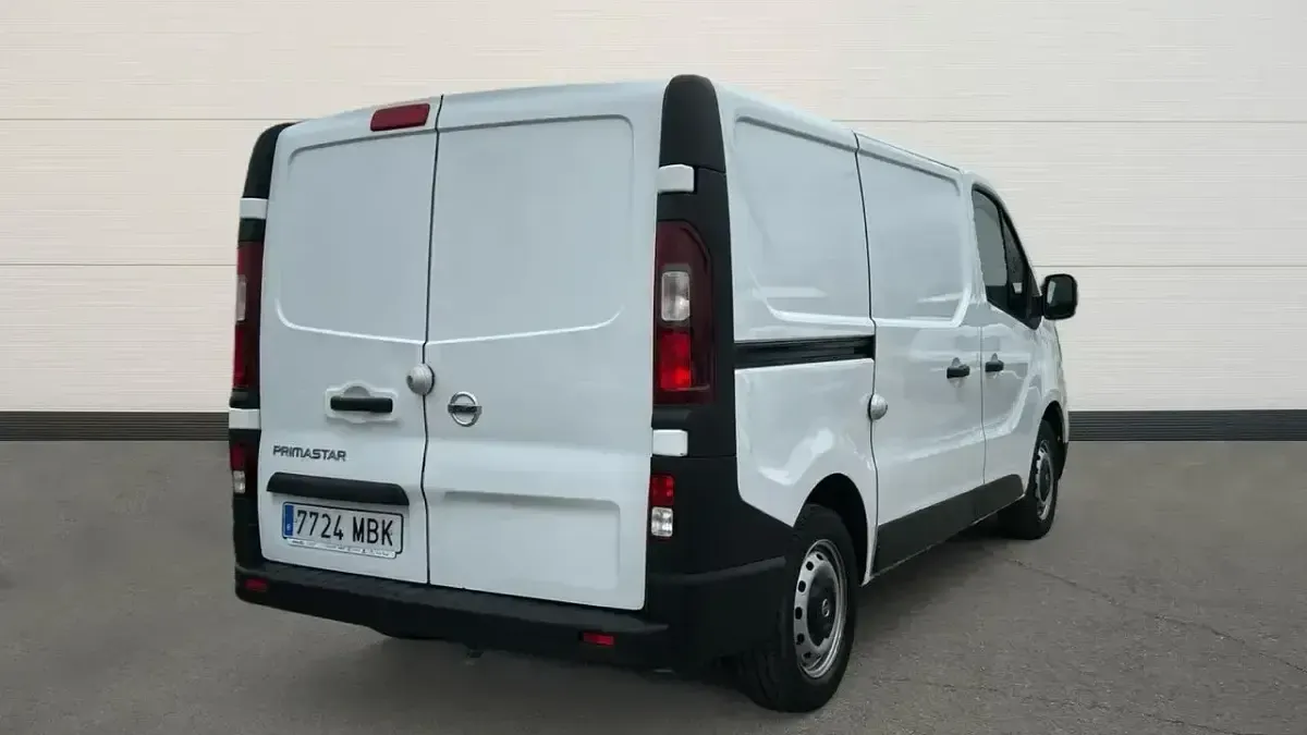 Usado Nissan Primastar 110 CV (80 kW) 2022 Blanco Monovolumen