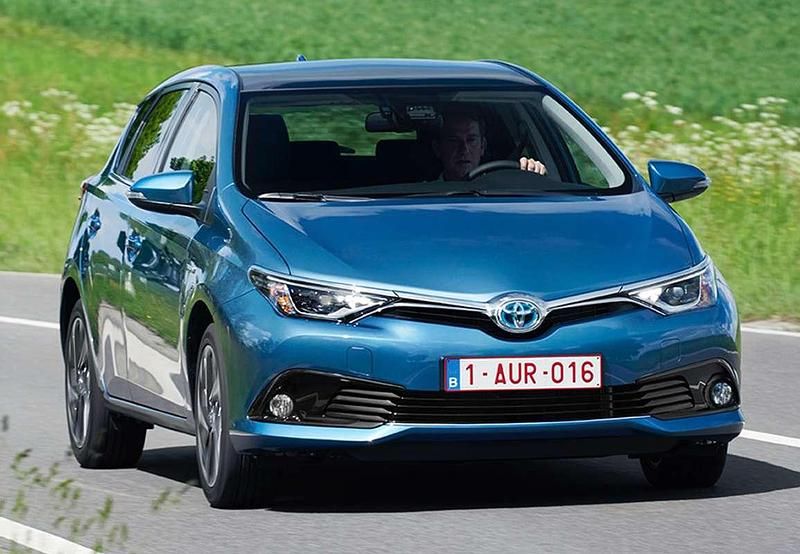 Usado Toyota Auris Hybrid Business Edition 136 CV (100 kW) 2018 Blanco Utilitario
