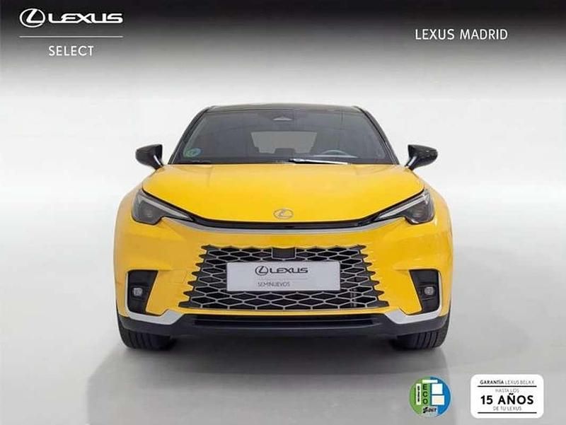 Usado Lexus LBX 136 CV (100 kW) 2025 Amarillo SUV