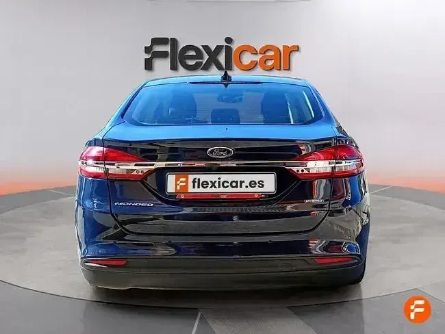 Usado Ford Mondeo Trend 187 CV (137 kW) 2021 Azul Berlina