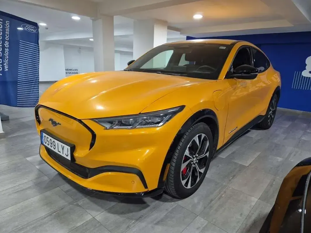 Begagnad Ford Mustang Mach-E 258 kW (351 HK) 2022 Orange SUV