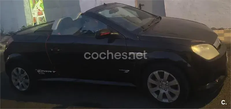 Usado Opel Tigra Sport 90 CV (66 kW) 2006 Negro Descapotable