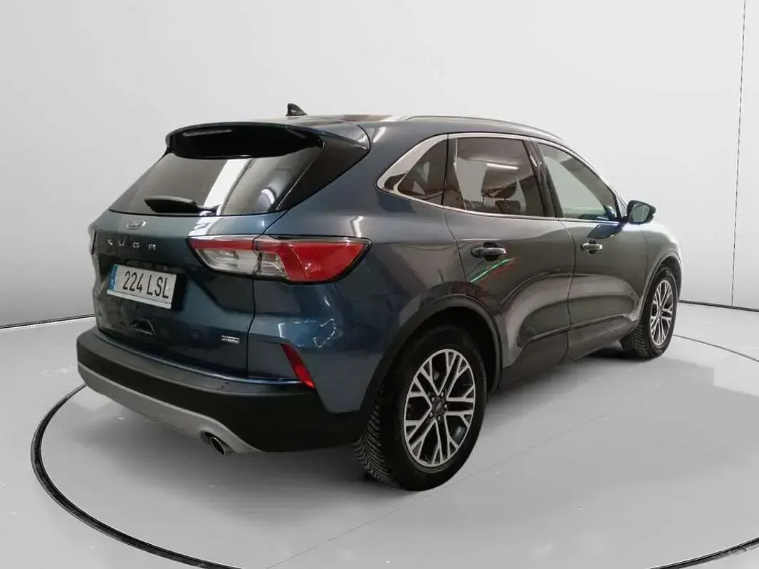Usado Ford Kuga Titanium 226 CV (166 kW) 2021 Azul SUV