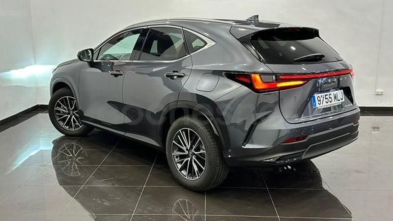 Usado Lexus NX450h+ Executive Line 306 CV (225 kW) 2023 Gris / plata SUV