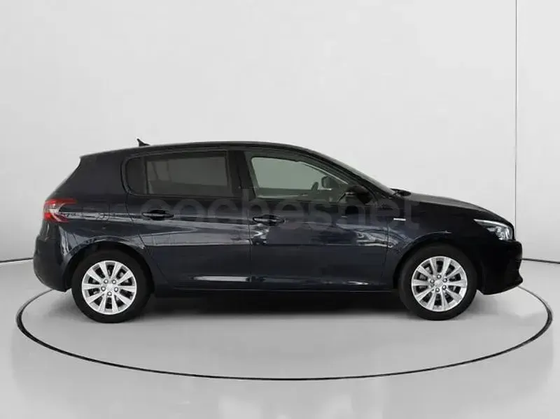 Usado Peugeot 308 Style 130 CV (95 kW) 2019 Negro Berlina