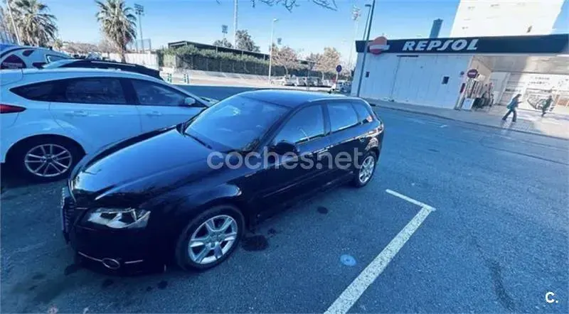 Usado Audi A3 Attraction 105 CV (77 kW) 2012 Negro Utilitario