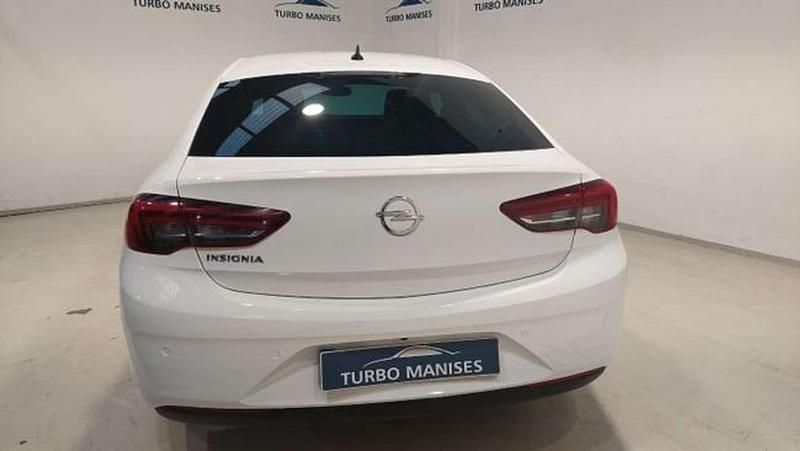 Usado Opel Insignia Business Elegance 122 CV (89 kW) 2022 Blanco Berlina