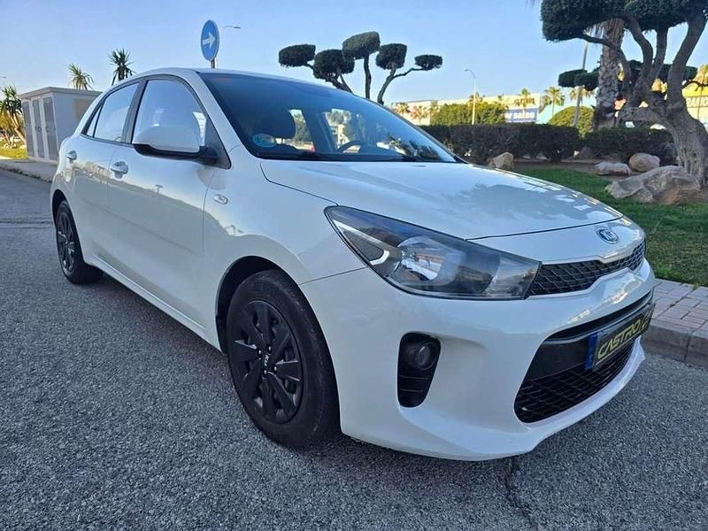 Usado Kia Rio 84 CV (61 kW) 2019 Blanco Utilitario