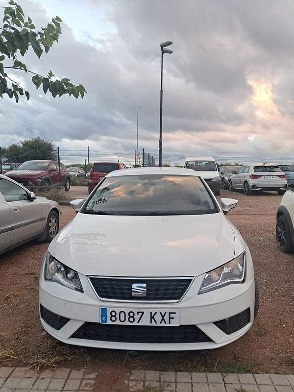 Usado Seat Leon Style 115 CV (84 kW) 2019 Blanco Utilitario