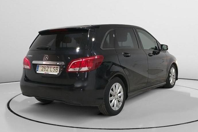 Usado Mercedes B180 Style 109 CV (80 kW) 2017 Monovolumen