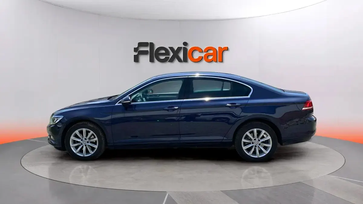 Usado VW Passat Advance 150 CV (110 kW) 2017 Azul Berlina