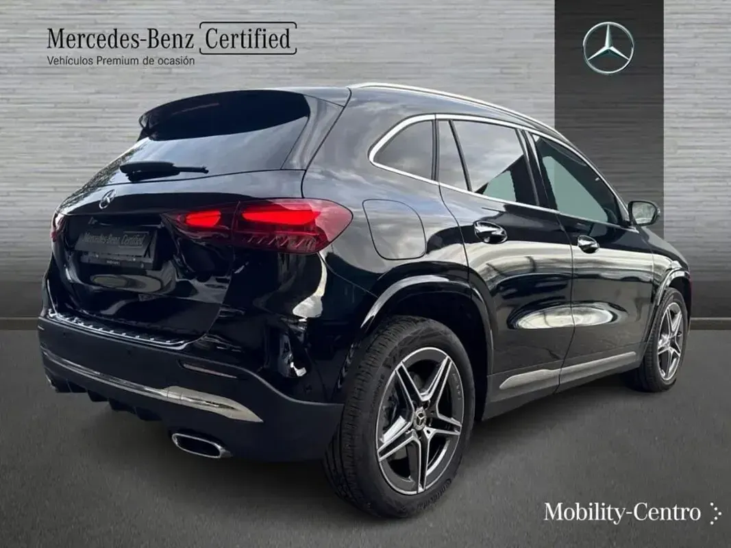 Usado Mercedes GLA250 163 CV (119 kW) 2025 Negro noche SUV