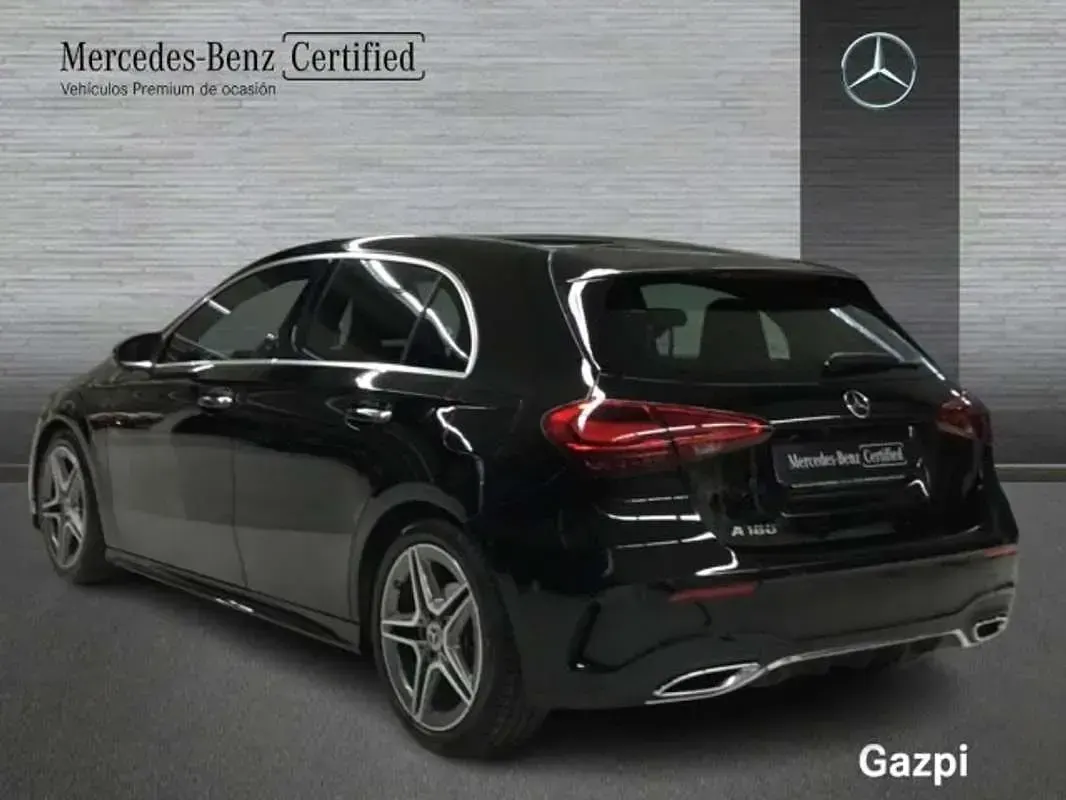 Usado Mercedes A180 136 CV (100 kW) 2025 Negro noche Berlina