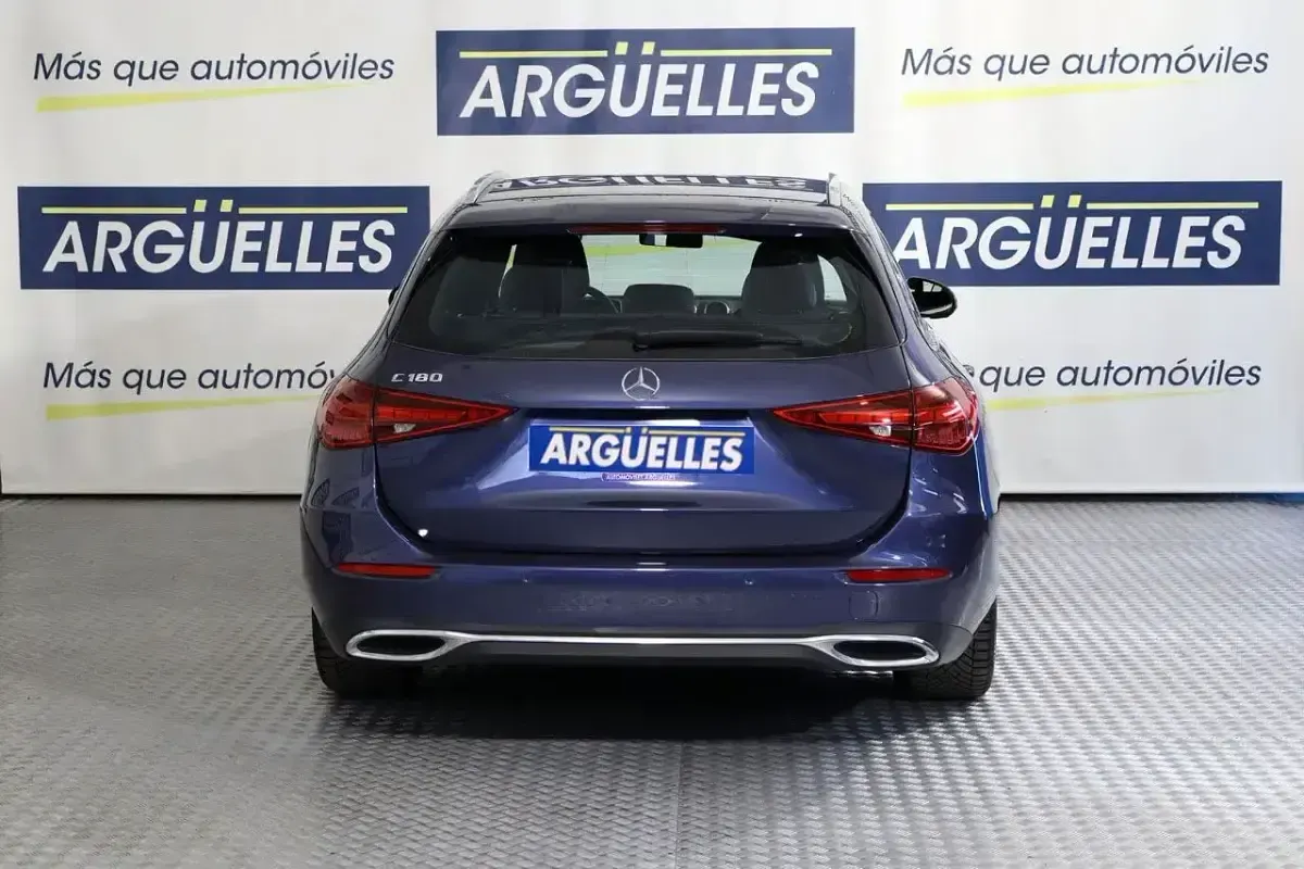 Usado Mercedes C180 Avantgarde 193 CV (141 kW) 2023 Azul Familiar