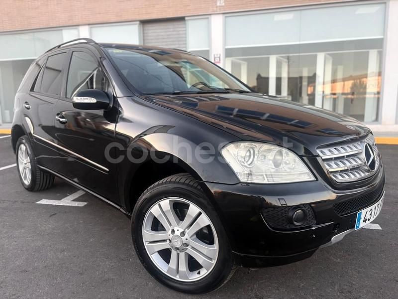 Negro Usado 2006 Mercedes ML350 SUV | 6999 € - Imagen 1/4