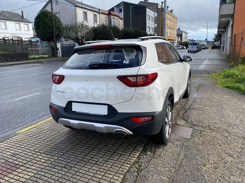 Usado Kia Stonic 84 CV (61 kW) 2022 Blanco SUV