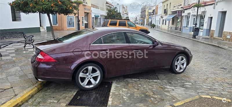 Usado Mercedes CLS320 224 CV (164 kW) 2008 Granate Berlina