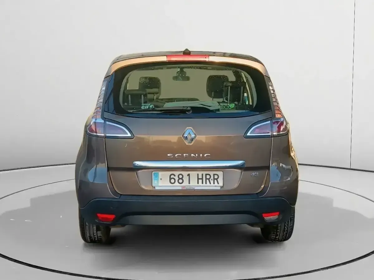 Usado Renault Scénic III Dynamique 110 CV (80 kW) 2013 Gris Monovolumen
