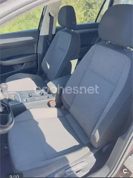 Usado VW Passat 120 CV (88 kW) 2015 Violeta / lila Familiar