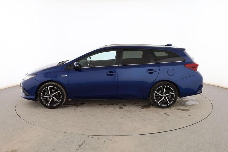 Usado Toyota Auris Touring Sports Edition 136 CV (100 kW) 2018 Azul Familiar