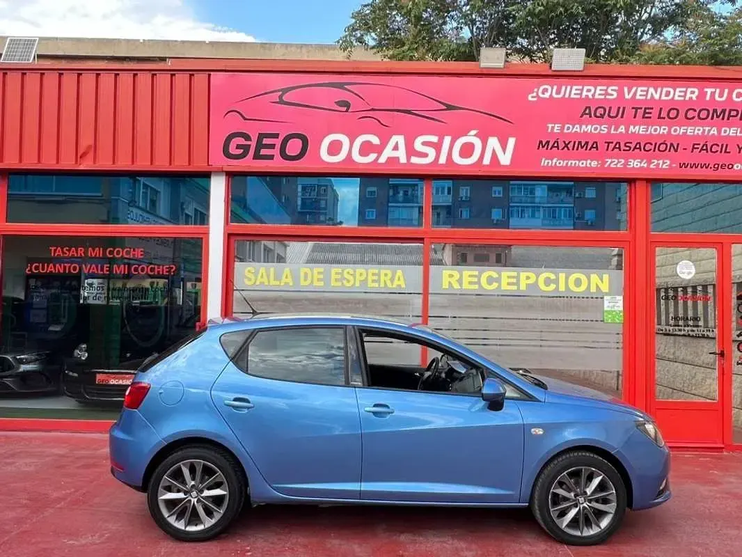 Usado Seat Ibiza 90 CV (66 kW) 2015 Azul Utilitario