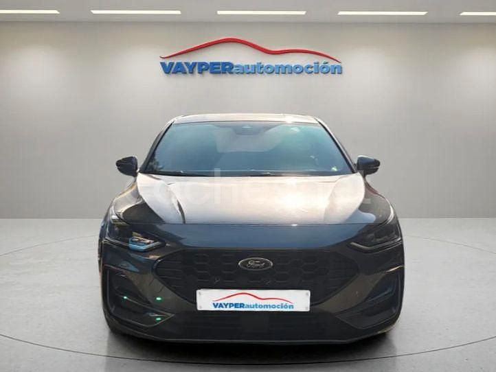 Gris / plata Usado 2023 Ford Focus ST-Line Berlina | 18.600 € (Un poco caro) - Imagen 1/4