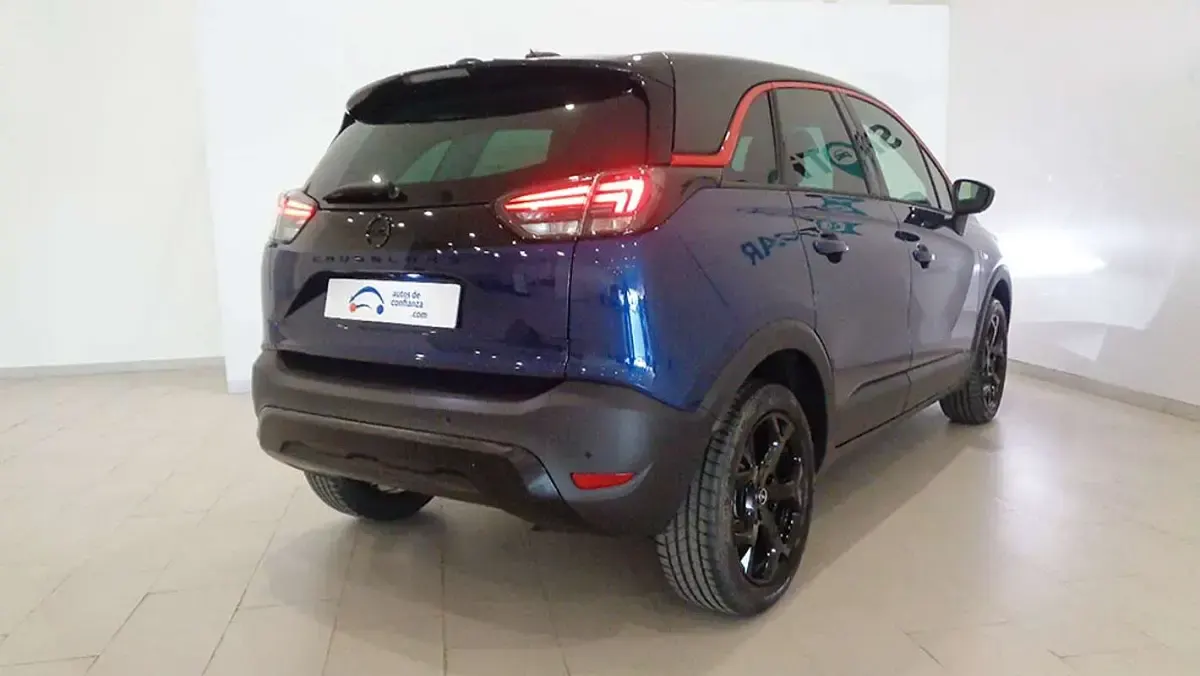 Usado Opel Crossland GS Line 110 CV (80 kW) 2022 Rojo SUV