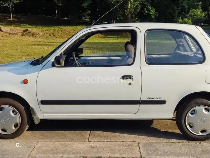 Usado Nissan Micra 55 CV (40 kW) 1993 Blanco Utilitario