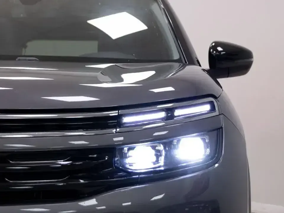 Usado Citroën C5 Aircross Shine 225 CV (165 kW) 2020 Gris SUV
